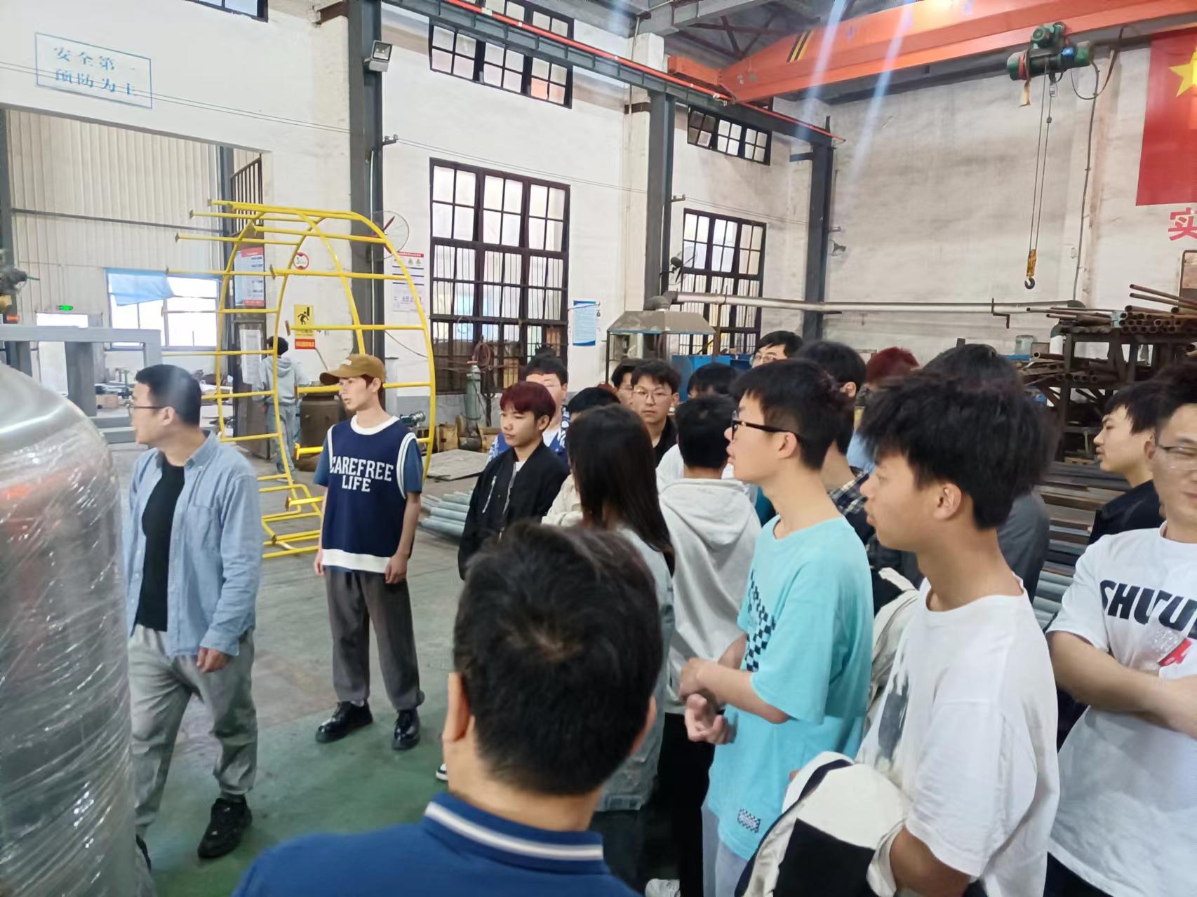 3.29湖南工程學(xué)院自動化專業(yè)學(xué)生來我司認(rèn)識實(shí)習(xí)3.jpg